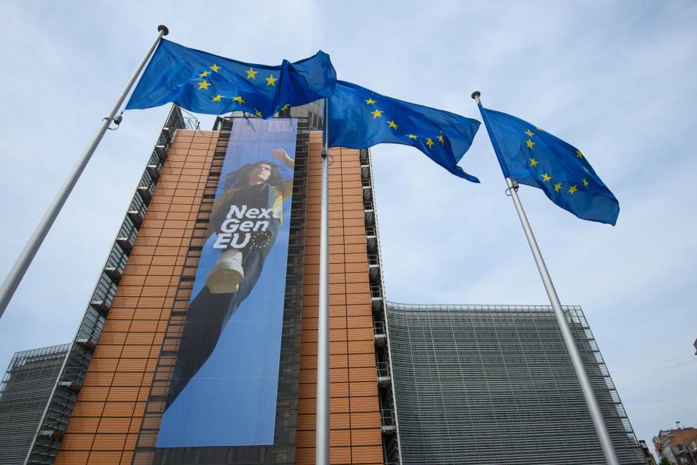 NextGenerationEU: Europska komisija u okviru plana financiranja za 2021. izdaje dugoročne obveznice u iznosu od oko 80 milijardi eura
