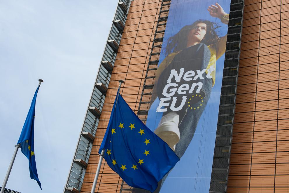NextGenerationEU: Europska komisija uskoro izdaje zelene obveznice vrijedne 250 milijardi eura u okviru instrumenta NextGenerationEU