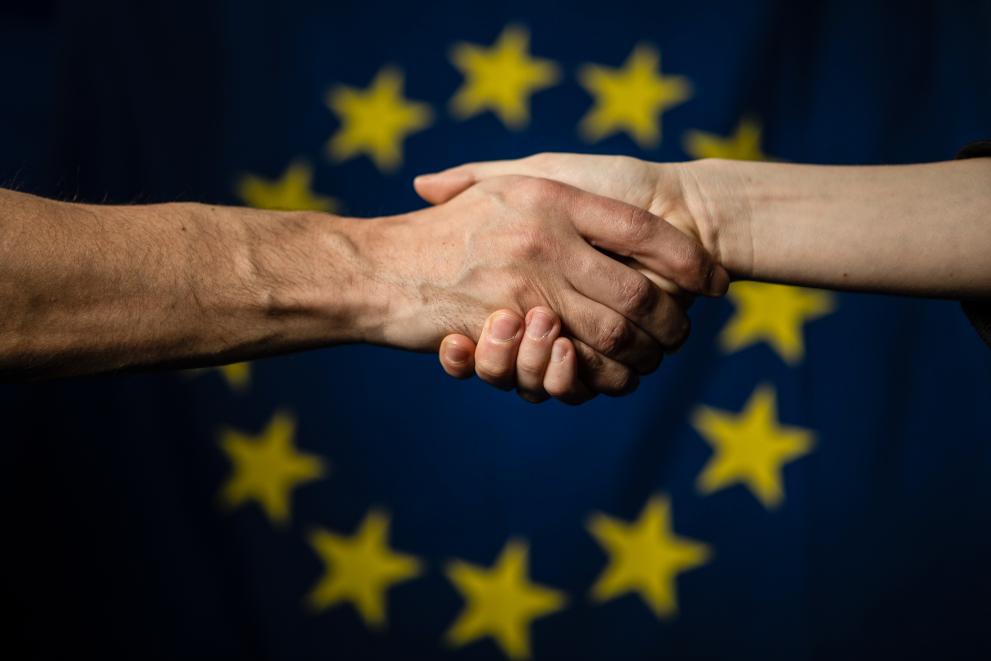Istraživanje Eurobarometra 2022.: Građani EU-a podržavaju međunarodnu suradnju za smanjenje siromaštva i jačanje odnosa s partnerskim zemljama