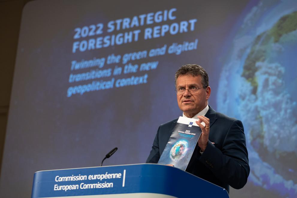 Izvješće o strateškim predviđanjima 2022.: Povezivanje zelene i digitalne tranzicije u novom geopolitičkom kontekstu